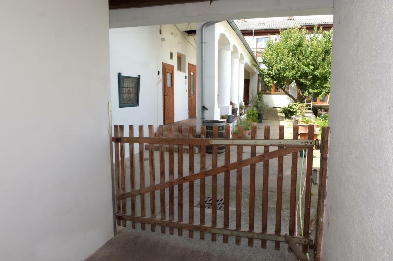 Hotel Weingut Martinshof Sankt Ulrich  Esterno foto